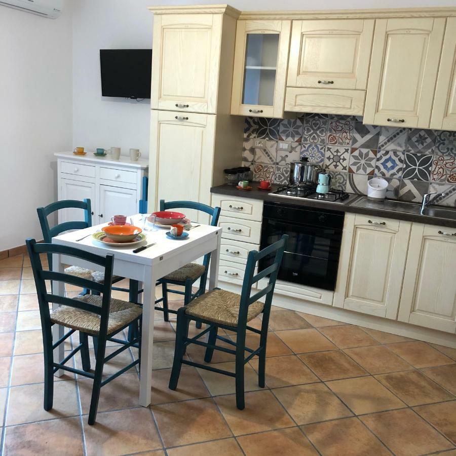 Casa Della Nonna Lejlighed San Giovanni Suèrgiu Eksteriør billede